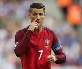 开云平台-当NBA季后赛的悬念被阿森纳一波带走，体育世界的平行叙事