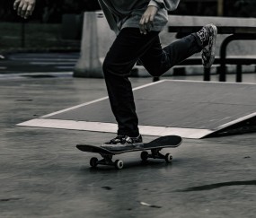 开云体育中国-莫兰特压力下完成爆发，广厦队对阵76人，当东方坚韧遇上西方天赋