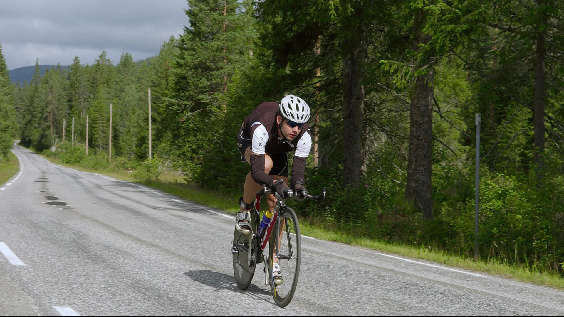 迪马利亚爆发撕碎铁桶阵,厄瓜多尔全面压制新西兰展露黑马相