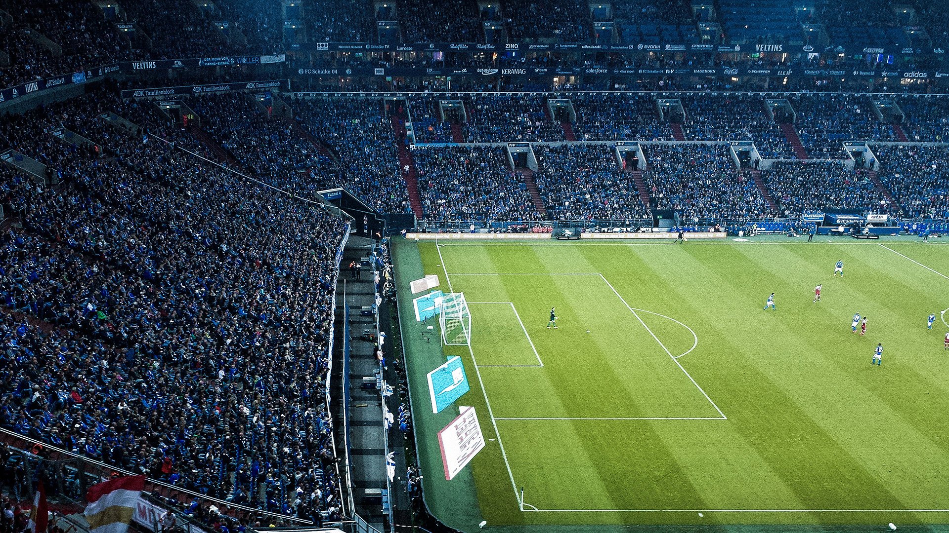 巴黎对阵卡塔尔,阿尔瓦雷斯连续得分拉开差距,足球资本版图的重构