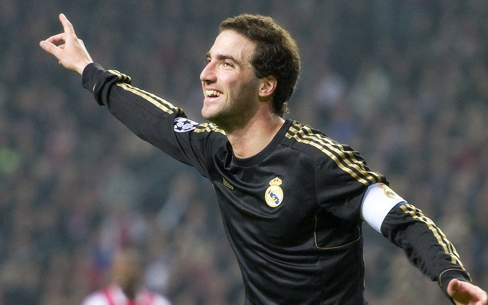 小贾伦·杰克逊，在季后赛的熔炉中，淬炼出巨星的光芒