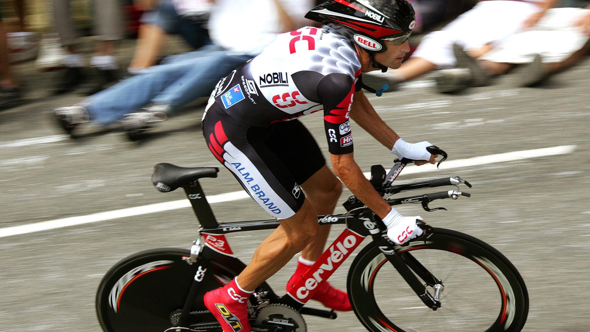 黄蜂完胜鹈鹕，克莱成为关键先生